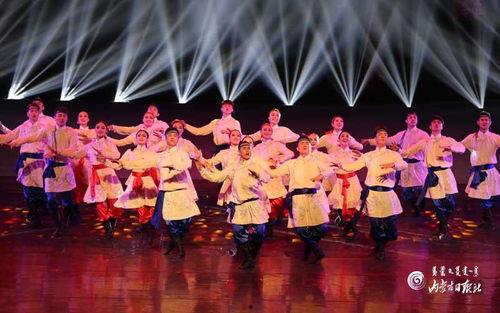 元宵群舞成人舞蹈视频,成人舞蹈盛宴，共赏传统魅力