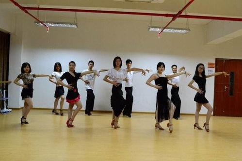 橡树湾成人舞蹈视频大全,舞动人生，尽享欢乐时光